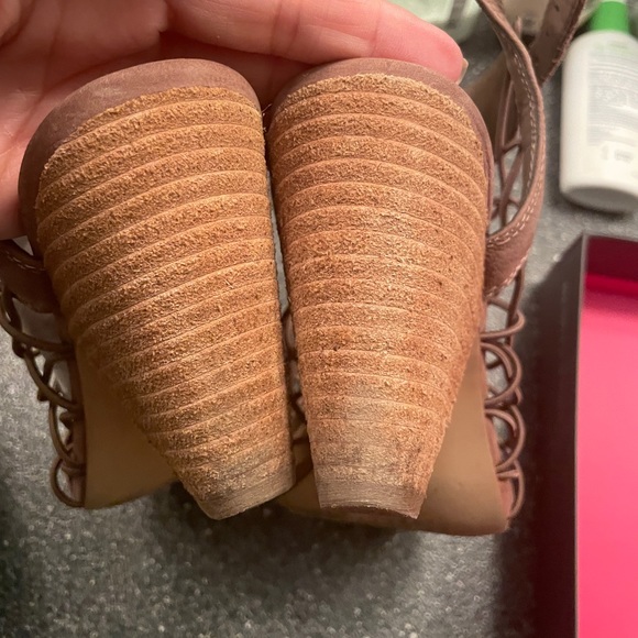 Vince Camuto Evel Caged Sandal Open Toe size 8.5 - Picture 9 of 11